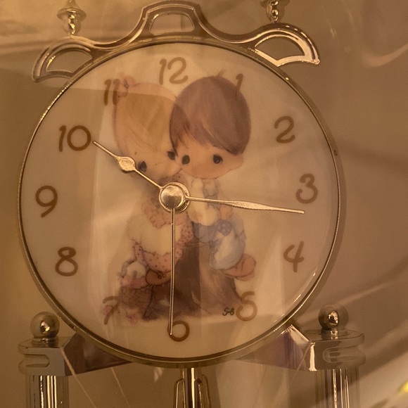 Precious Moments porcelain Anniversary Clock - Picture 7 of 8